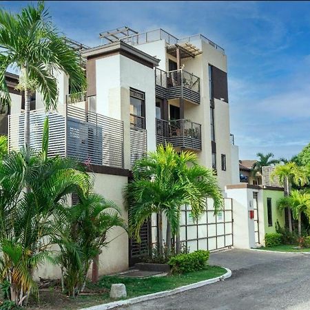 Finest Accommodation Riches Manor 1 Gladstone Drive Apt A2 Kgn 6 New Kgn Kingston Exterior foto