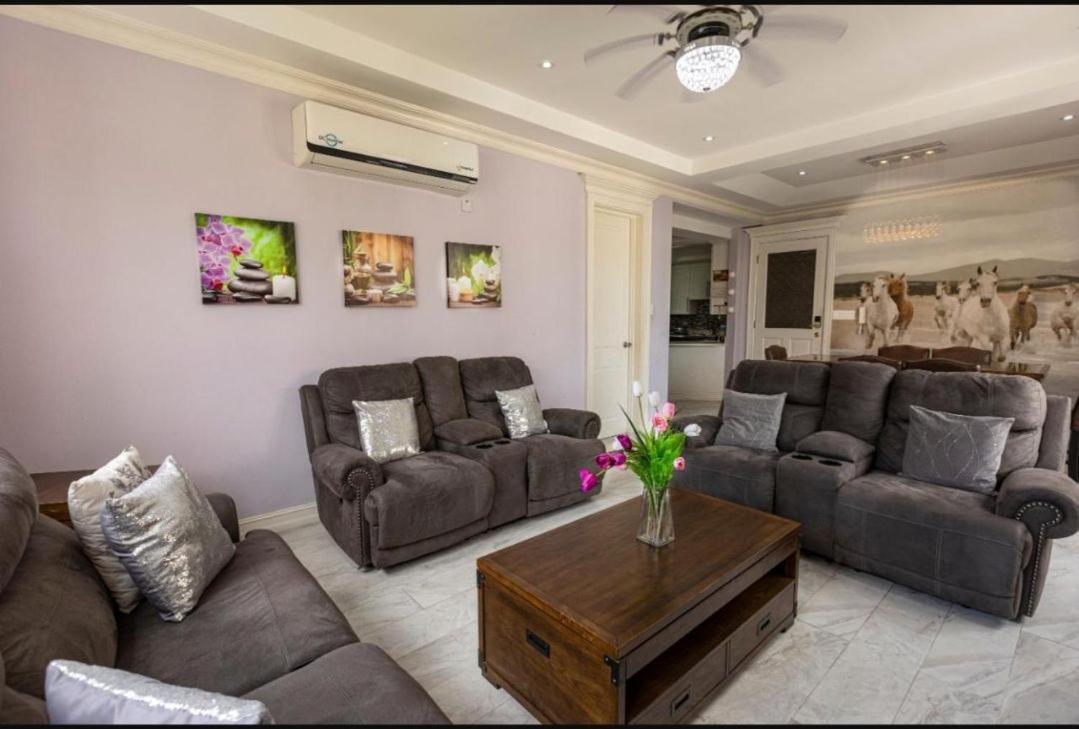 Finest Accommodation Riches Manor 1 Gladstone Drive Apt A2 Kgn 6 New Kgn Kingston Exterior foto